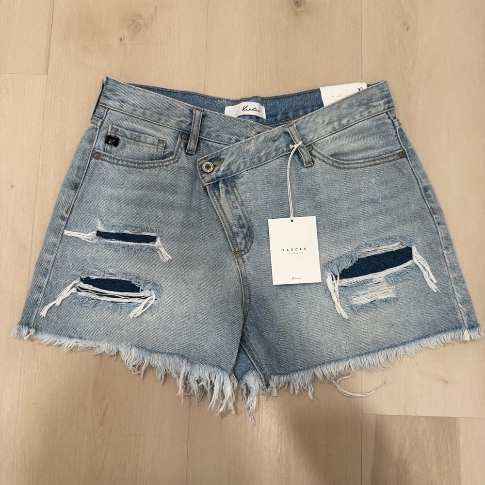 NWT KanCan Leandra High Rise Crossover Shorts Denim Raw Hem Women's XL *Flaw* - Picture 7 of 16